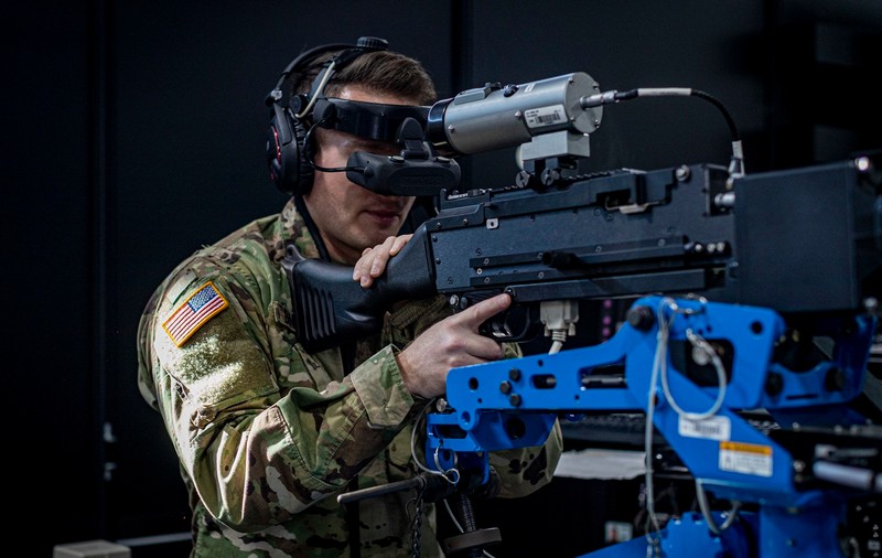 VIDEO | Militarii americani se antrenează cu arme virtuale, până să ajungă pe câmpul de luptă real