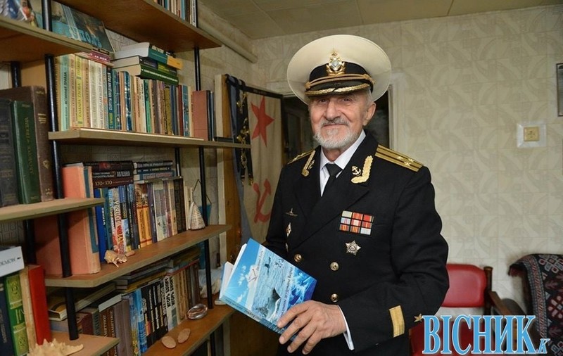 Scriitor ucrainean bătut și torturat de soldații ruși, care i-au găsit în casă poze din perioada în care servea în marină