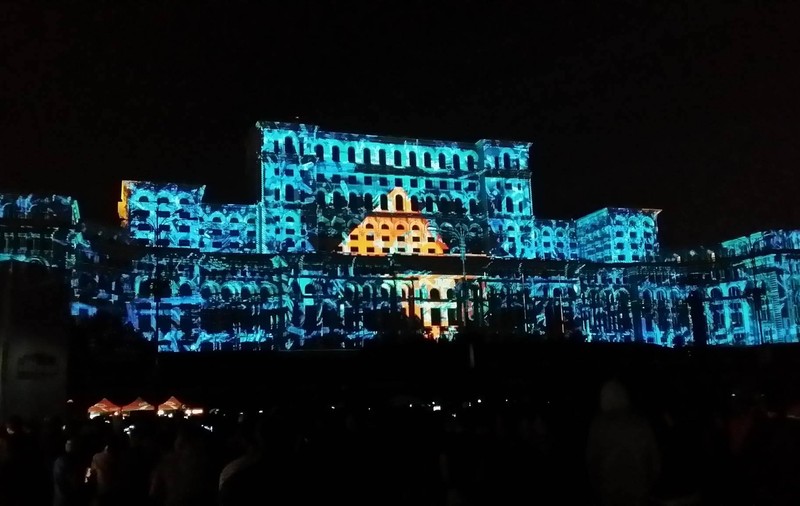 Spectacol impresionant de lumini şi proiecţii, la iMapp Bucharest. Ce s-a văzut pe faţada Palatului Parlamentului / FOTO&VIDEO