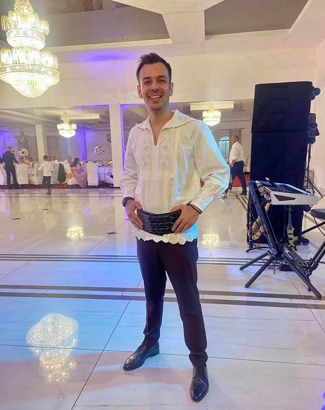 Cristian Secui de la „X Factor” a renunțat la preoție și se dedică pasiunii sale: „Mi-a fost frică de eșec și aveam nevoie de o confirmare”