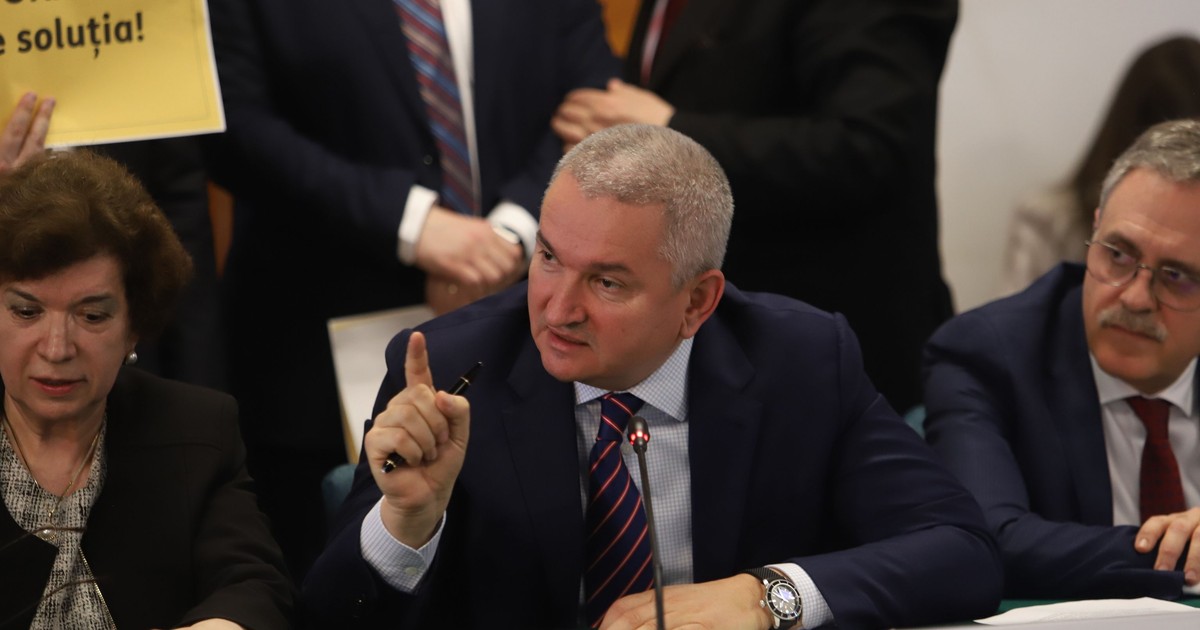 Nicu Marcu, șeful ASF, în timpul audierilor. Foto: Dumitru Angelescu / Libertatea