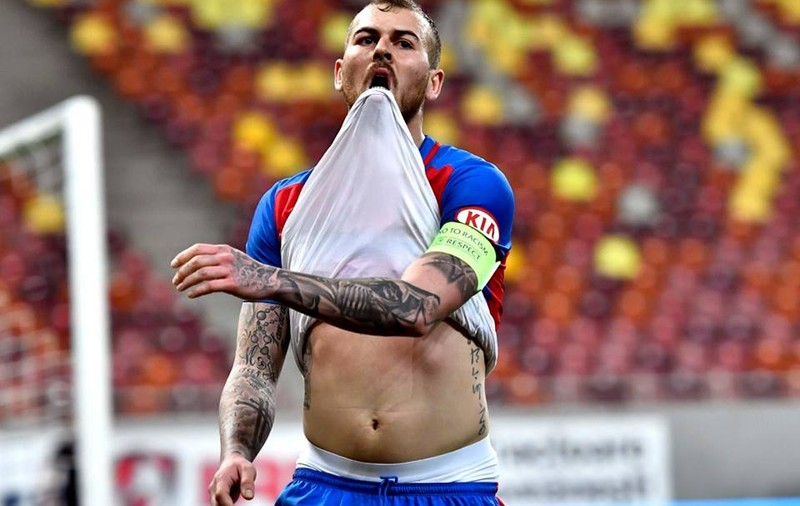Denis Alibec are burtică. Atacantul Stelei mai are mult de tras pentru a-și face abdomen à la Ronaldo | GALERIE FOTO