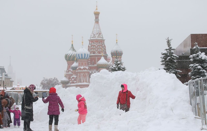 Record de zăpadă în Moscova. Nu a mai nins niciodată atât de mult în capitala Rusiei