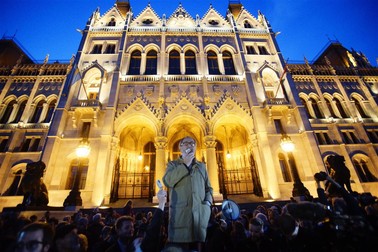 În 2016, în timpul unei demonstrații de solidaritate cu ziarul maghiar Nepszabadsag, a cărei apariție fusese suspendată de proprietariI, în urma unor presiuni făcute de FIDESZ Foto: EPA