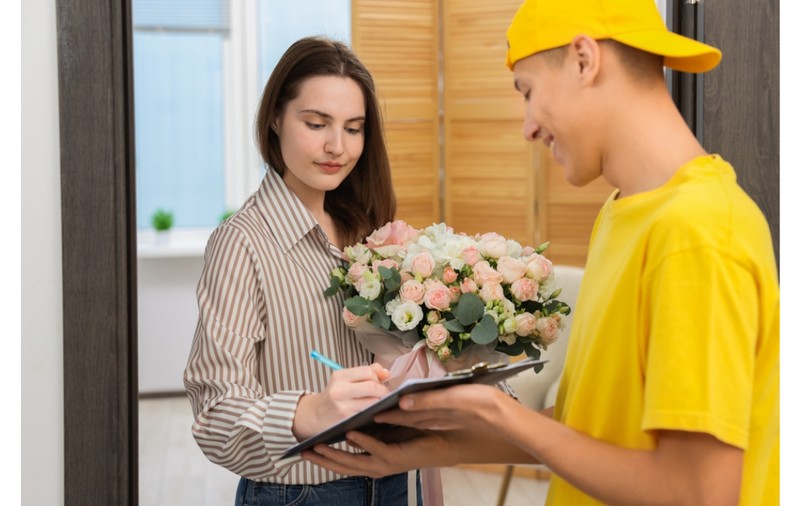 6 idei de surprize de la distanță pentru aniversări (care chiar se simt „aproape”)