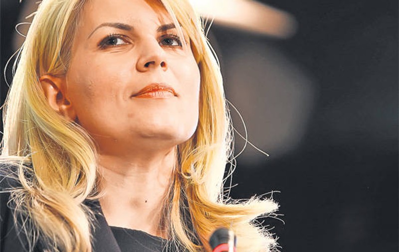 CE GREȘEALĂ a făcut Elena Udrea duminică dimineață! ”Nu mi-am dat seama”