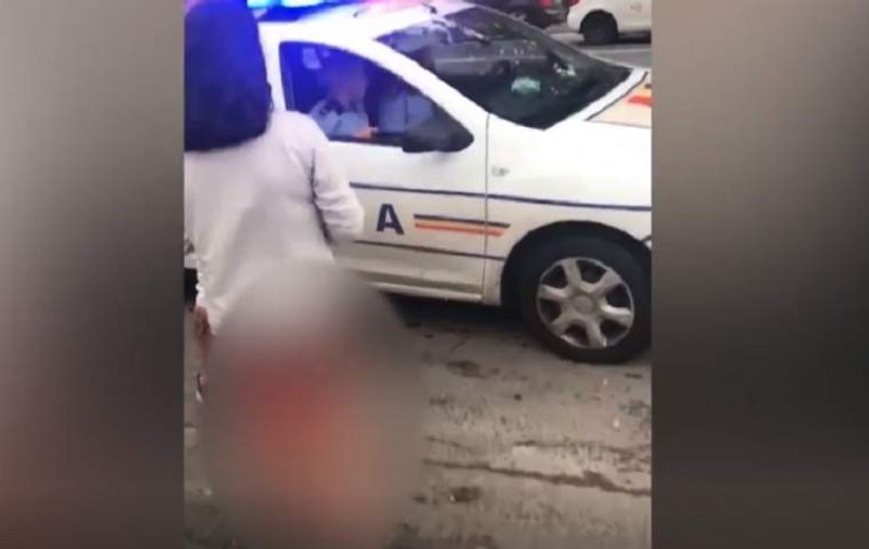 O fată de 14 ani din Galați, care tocmai fusese violată, cerea ajutorul în stradă. Un echipaj de poliție nici n-a băgat-o în seamă!