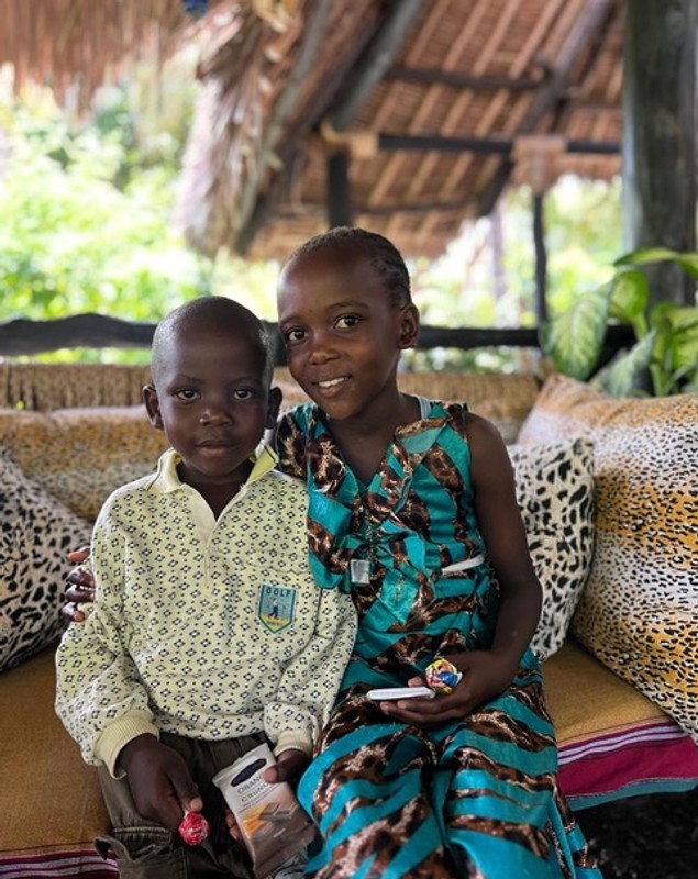 Ela Crăciun a adoptat doi copii din Kenya. „Am decis să ajutăm cum putem”