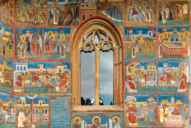Picturi pe pereții Mănăstirii Voroneț