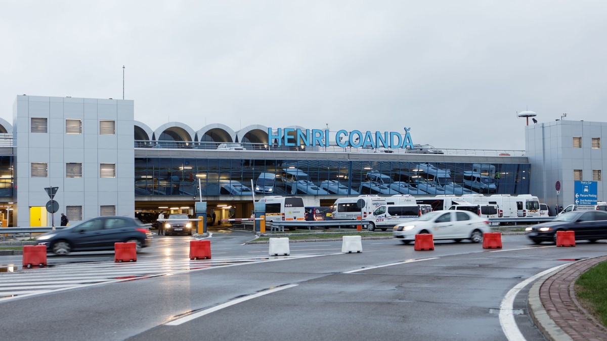 Numărul de plecări în străinătate ale românilor a fost de 18,65 milioane în primele 11 luni ale anului 2017, în creștere cu 24,2%, potrivit INS. Aeroportul Otopeni
