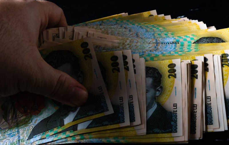 Partidele din România au primit 705 milioane de lei de la stat în 2025, dar au cheltuit 731 de milioane: cine a luat cei mai mulți bani și pe ce i-a dat
