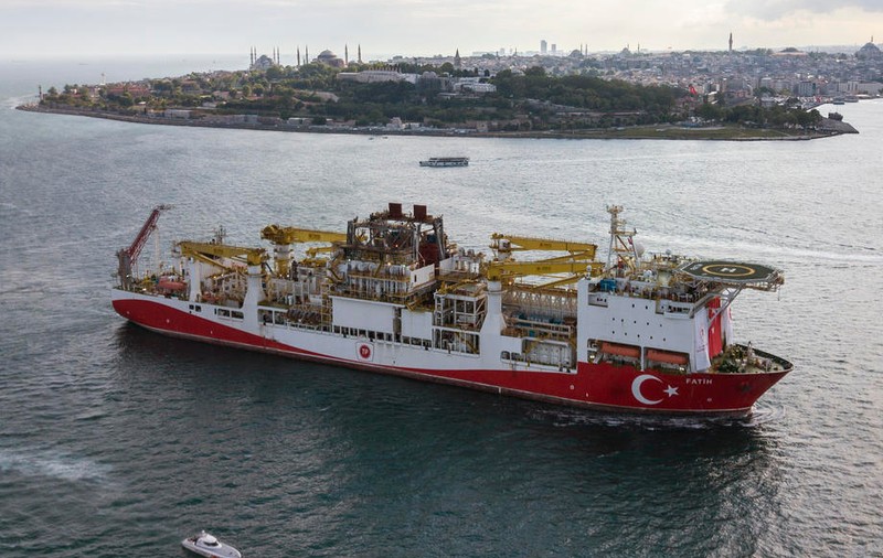 Noi tensiuni în Mediterana. Grecia anunță achiziții de armament. Avertismentul lui Erdogan: ”Nu căutaţi ceartă cu noi”