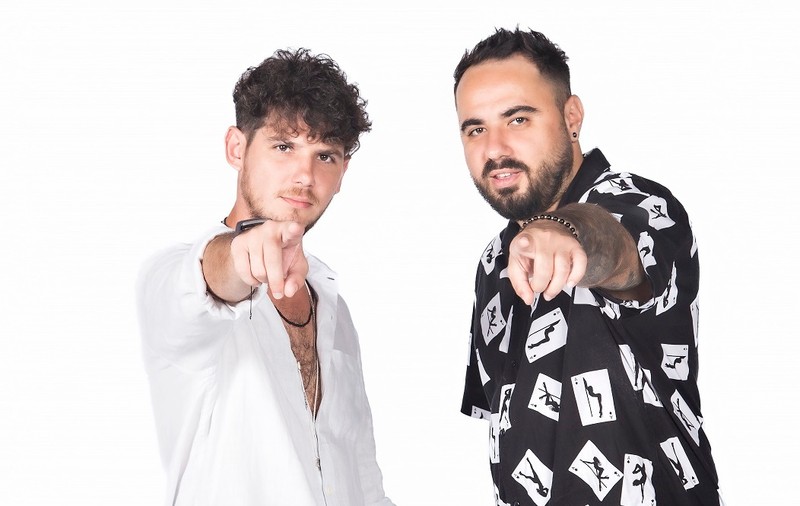 Emi și Cuza, apariție spectaculoasă pe scena „Te cunosc de undeva!”. „Mi-a propus să mă tund, ca să fiu conform personajului”