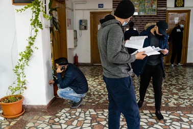 Deținuții-actori își citesc textele