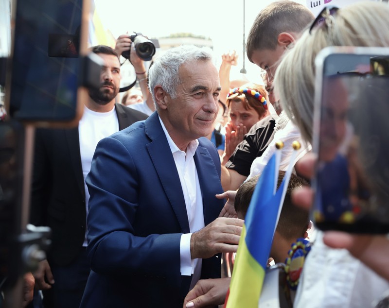 Călin Georgescu are în conturi zeci de mii de euro și niciun leu, însă spune că cine renunță la leu, renunță la suveranitate: „Leul este al românilor"