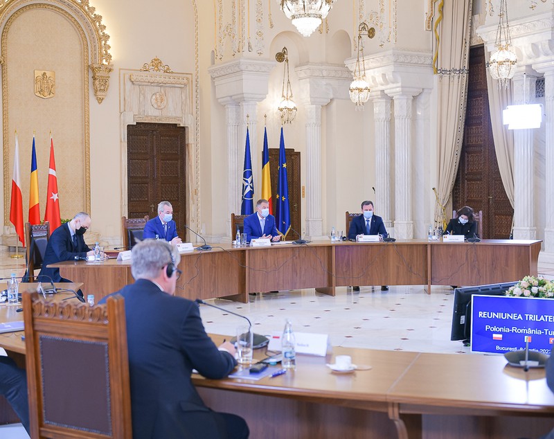 Klaus Iohannis, la trilaterala România-Polonia-Turcia: Parcurgem cea mai gravă criză de după cel de-al Doilea Război Mondial
