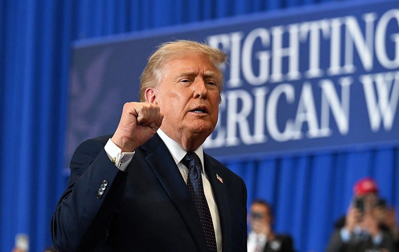 Donald Trump anunță finalizarea acordului cu Iranul și ridicarea imediată a blocadei navale a SUA: „Lăsați petrolul să curgă”. Iranul confirmă că războiul s-a sfârșit