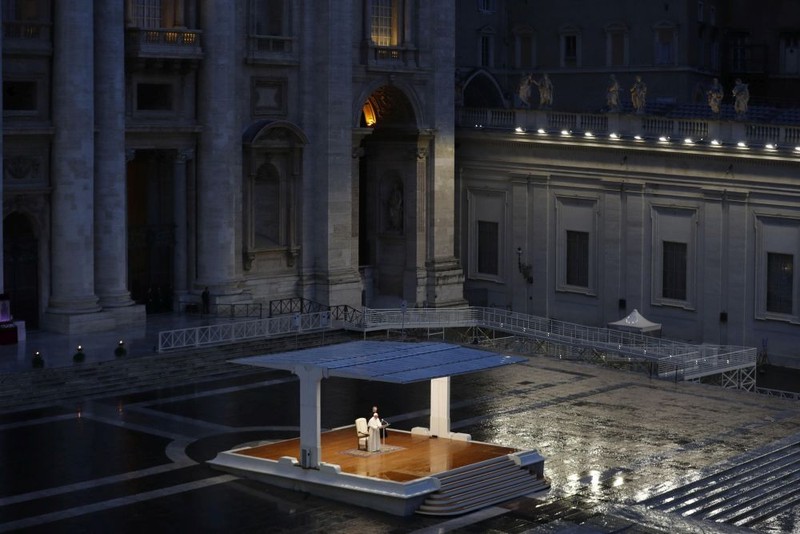 Papa Francisc, în Piața Sfântul Petru | Foto: EPA