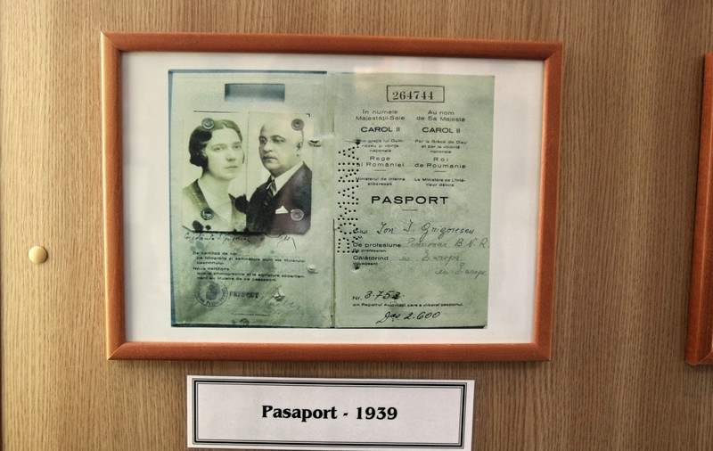 File de istorie. Cum arătau pașaportul pentru soți și orarul de razii la bordel