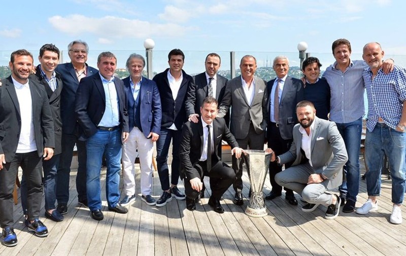 Hagi și Popescu au sărbătorit cu foștii colegi de la Galatasaray 16 ani de la cucerirea Cupei UEFA | GALERIEI FOTO și VIDEO