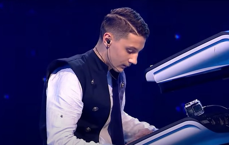 Viața lui Emanuel Ion, tânărul nevăzător de la „Românii au talent”. Cu ce se ocupă după ce a apărut în emisiunea de la PRO TV