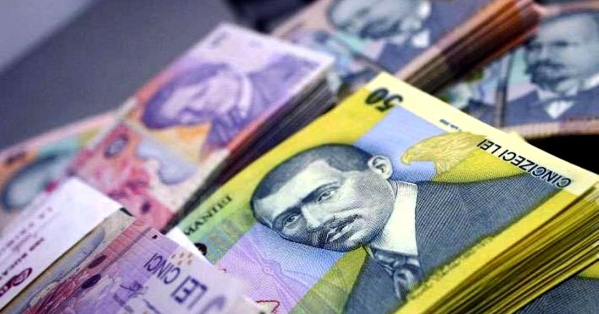 INS: Salariul mediu a ajuns la 3.116 lei în luna octombrie. Bani