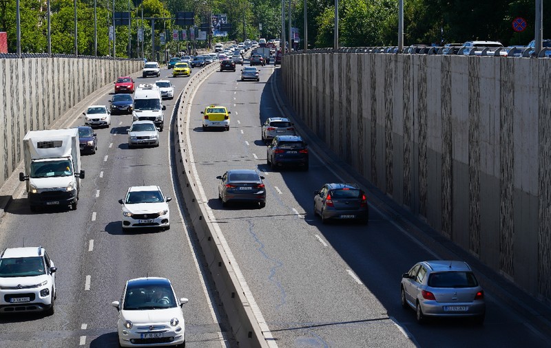 Mai puține mașini și vehicule de marfă înmatriculate în România în trimestrul II