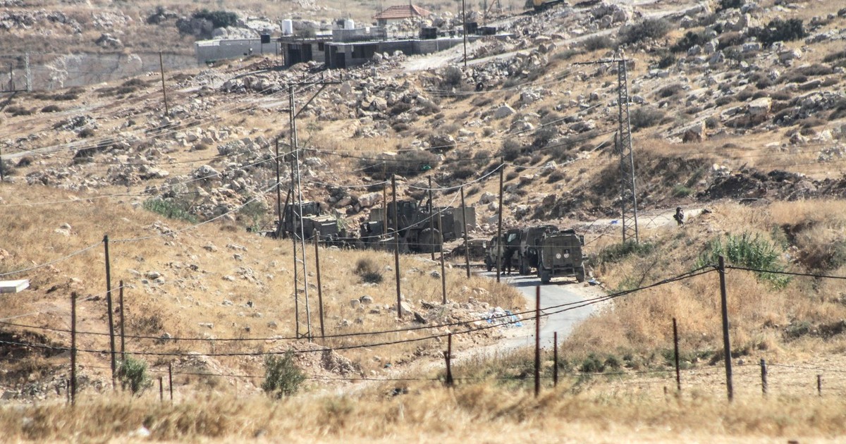 Vehicule militare israeliene în Cisiordania Foto: Profimedia