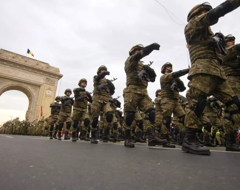Repetiție generală pentru Parada Militară Națională, sâmbătă, la Arcul de Triumf