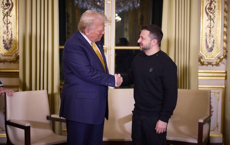 Înainte să se certe cu Donald Trump și să fie dat afară de la Casa Albă, Zelenski i-a oferit un cadou special președintelui american
