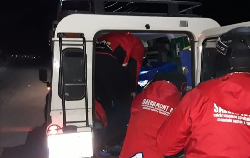 Salvamontiștii au intervenit pentru transportul unei persoane suspecte de coronavirus. ”Pentru noi nu există ”Nu se poate!””