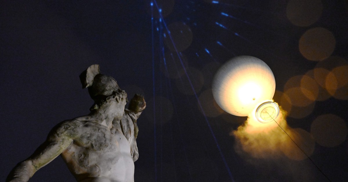 Flacăra olimpică la JO Paris 2024 Foto Hepta