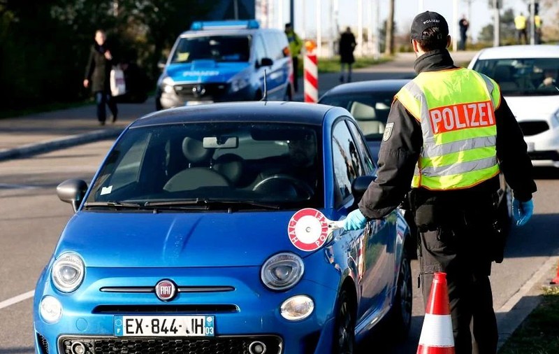 Nemții s-au învățat cu interdicțiile. Mai mult de jumătate dintre germani vor menținerea restricțiilor Covid-19