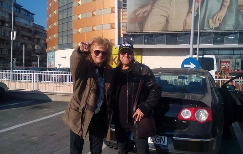 EXCLUSIV/Prima imagine cu Petre Magdin după atacul celebral. Este recuperat complet și, la 74 de ani, arată ca un rock star!