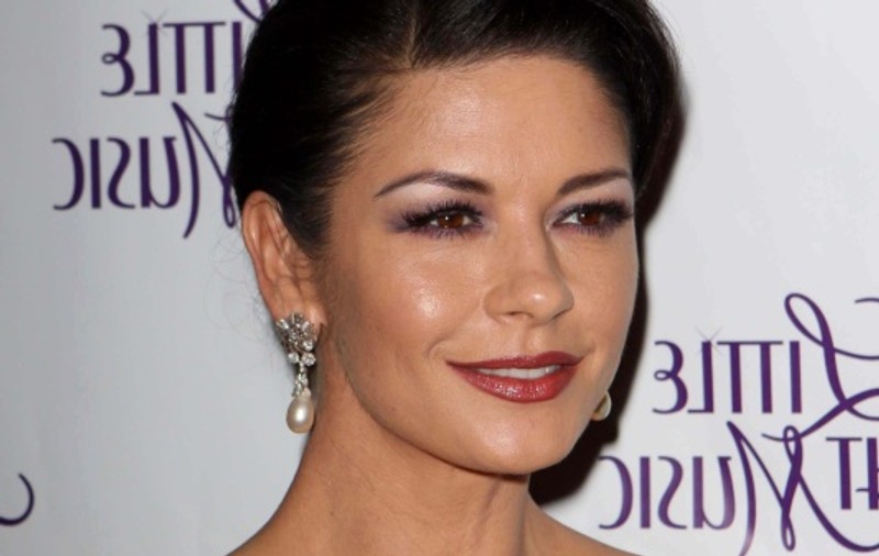 Catherine Zeta-Jones: "Băieţii de 25 de ani sunt egoişti!"