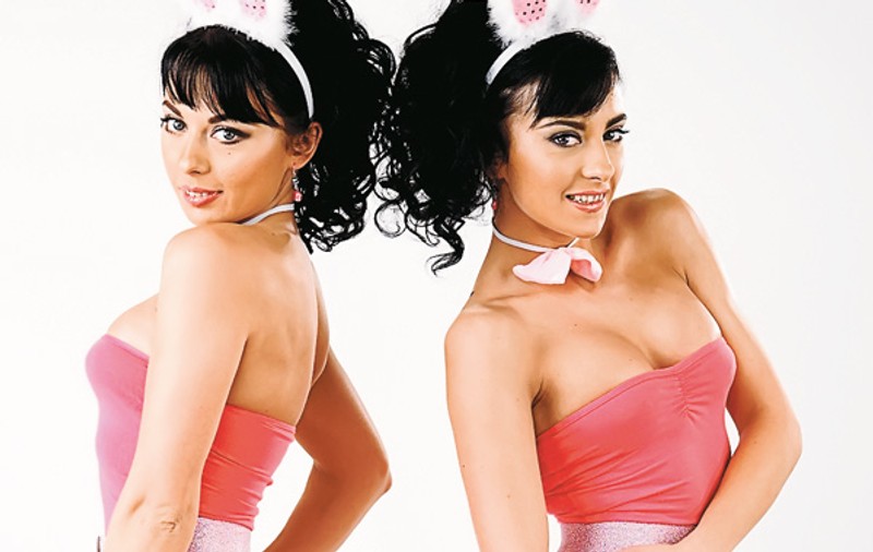 Cheeky Girls fac show costumate în iepurași