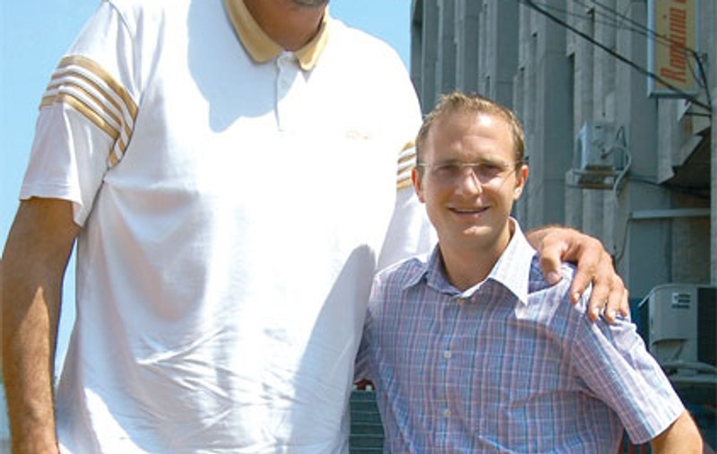 «Big Ghitza», singurul baschetbalist român din istoria NBA: «Scad în înălţime şi iau în lăţime»