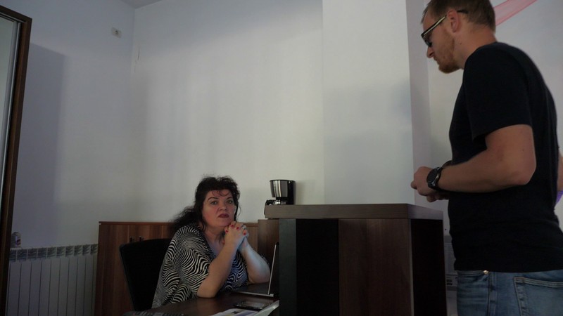 La cabinetul deputatelor PSD Mirela Furtună şi Carmen Mihălcescu am găsit doar secretara