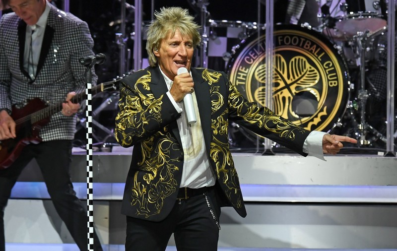 Rod Stewart, arestat chiar în seara de Revelion după ce a lovit un agent de pază al unui hotel. Ce l-a enervat pe artistul britanic