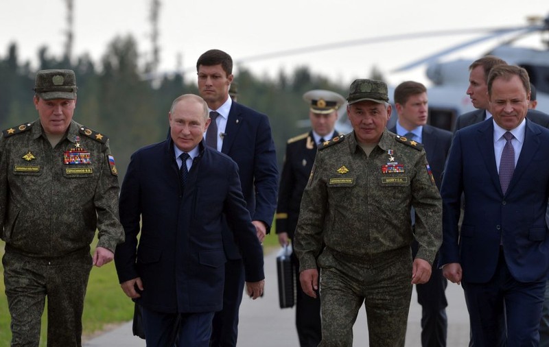 Vladimir Putin: Cursa înarmării între SUA și Rusia este în plin avânt