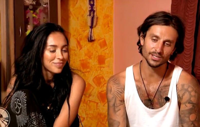 Ruby și iubitul ei și-au făcut tatuaj la Asia Express