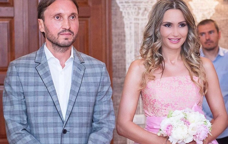 Crina Abrudan a adoptat 10 pisici! "La noi maşinile stau afară, în garaj stau pisicile"