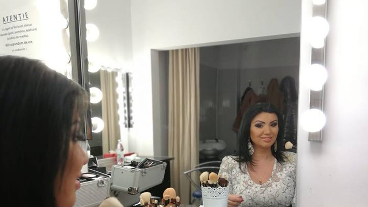 La ce ritual a recurs Adriana Bahmuțeanu. "Nu ştiu dacă mai e valabil în cazul meu, că nu mai sunt fată mare, sunt o doamnă, dar...