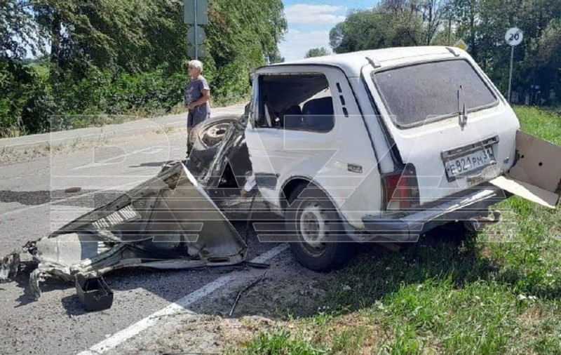 Un tanc al armatei ruse a strivit o mașină într-un sat din Belgorod, lângă granița cu Ucraina. Șoferul a murit pe loc: „Erau nebuni, toți râdeau”