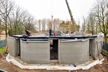 Pereții au fost „tipăriți” la Eindhoven, și mutați pe malul canalului FOTO: Project Milestone
