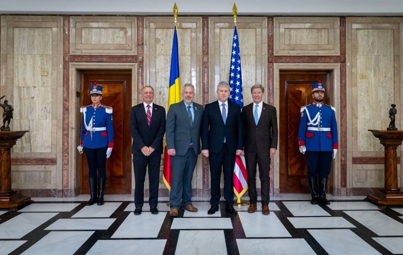O delegație a Congresului SUA este în România și s-a întâlnit cu Cătălin Predoiu și Oana Țoiu, anunță MAI și MAE. De ce au venit americanii