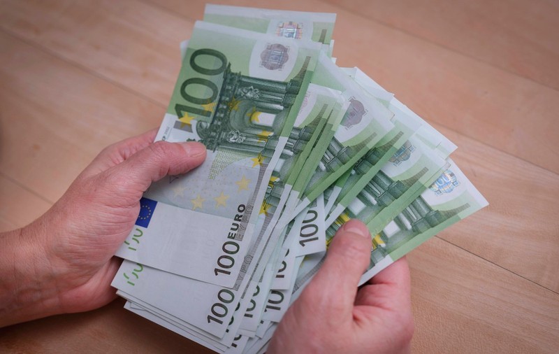 Trei studenți au câştigat la loto cu ajutorul inteligenţei artificiale. Schema care le-a adus 50.000 de euro