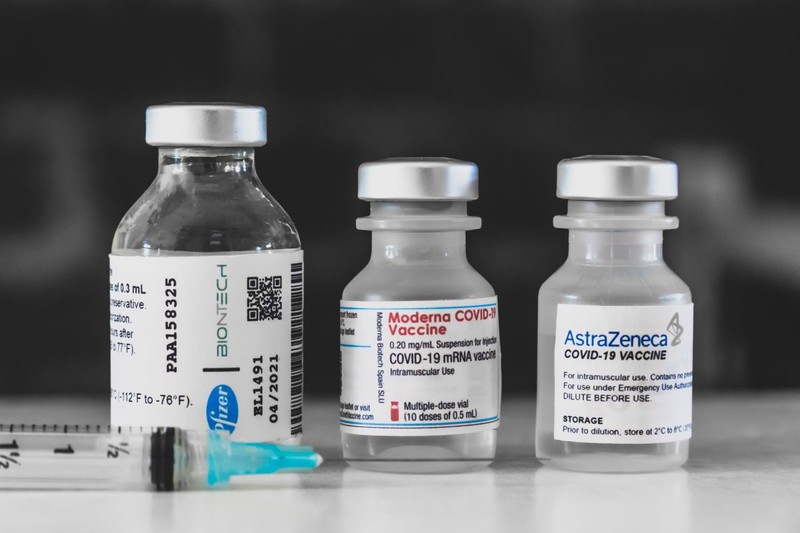 Pfizer/ BioNTech, Moderna și AstraZeneca sunt vaccinurile autorizate până acum în UE | Foto: Profimedia