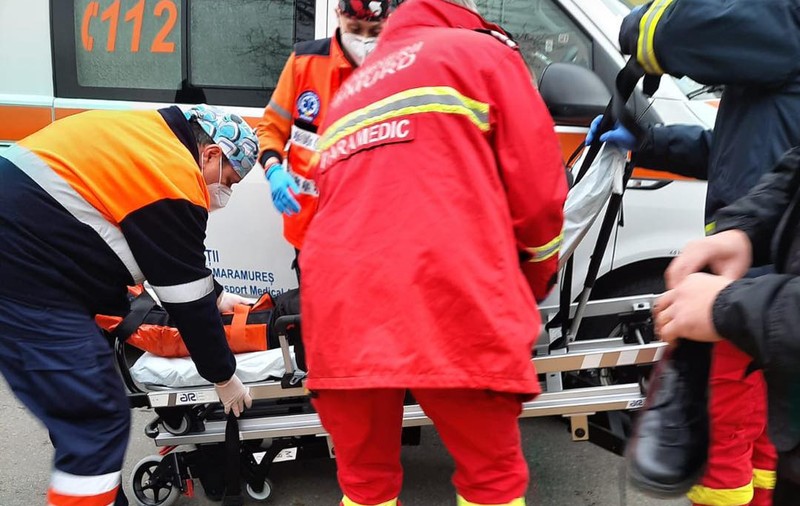 Un angajat al IPJ Maramureș a călcat cu mașina un polițist local care a vrut să-l amendeze