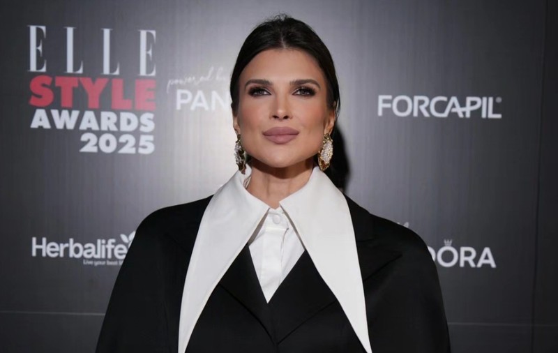 Cât costă rochia mini purtată de Monica Bîrlădeanu la o petrecere, pe un vas de croazieră. Și-a arătat silueta la 47 de ani